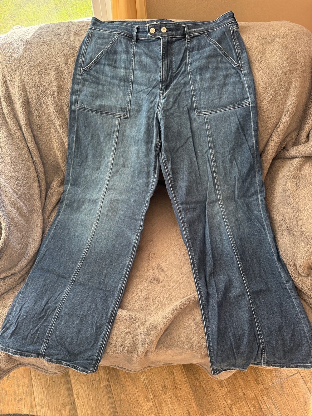 American Eagle Outfitters Dark Blue Stretch Jeans Waistband Detail